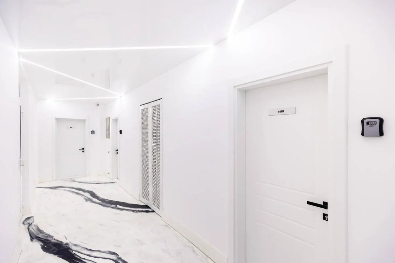 Bucharest Studios Paris Room