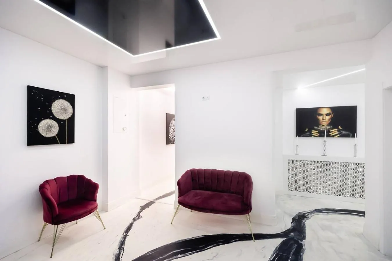 Bucharest Studios Paris Room 0*,  Romania